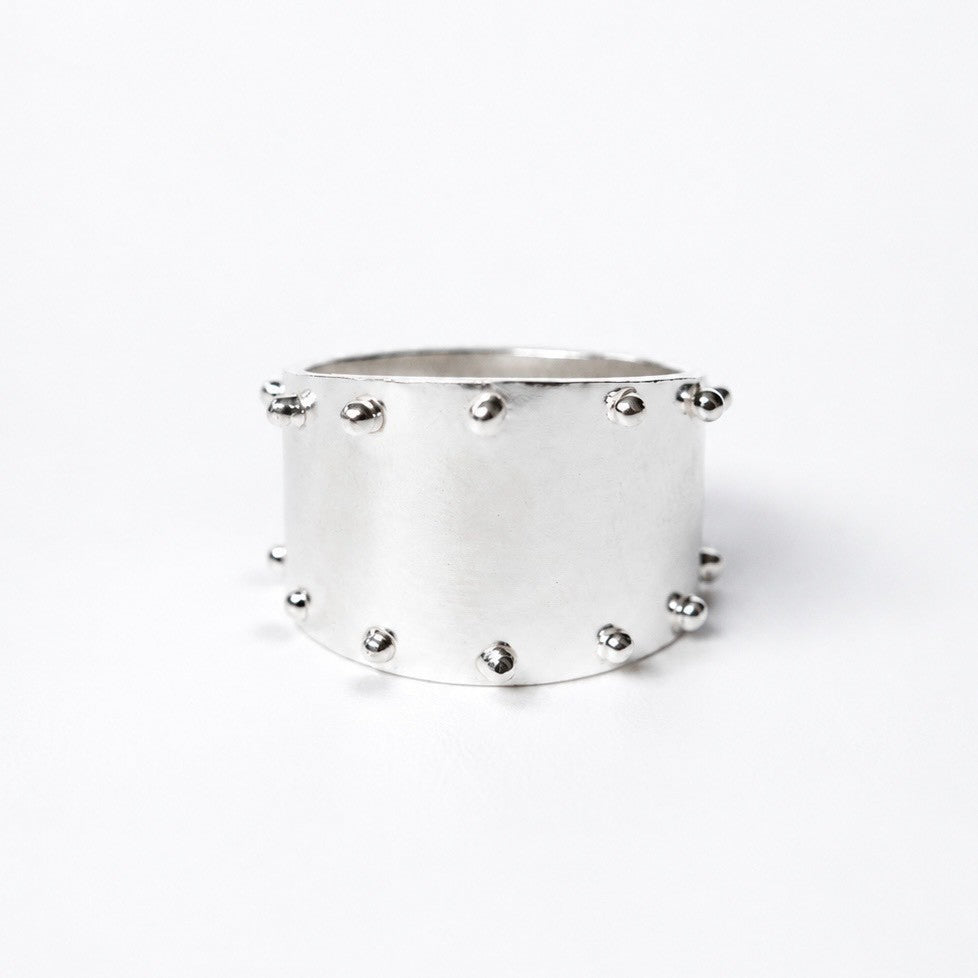 ANGLED CUT RAINDROPS RING