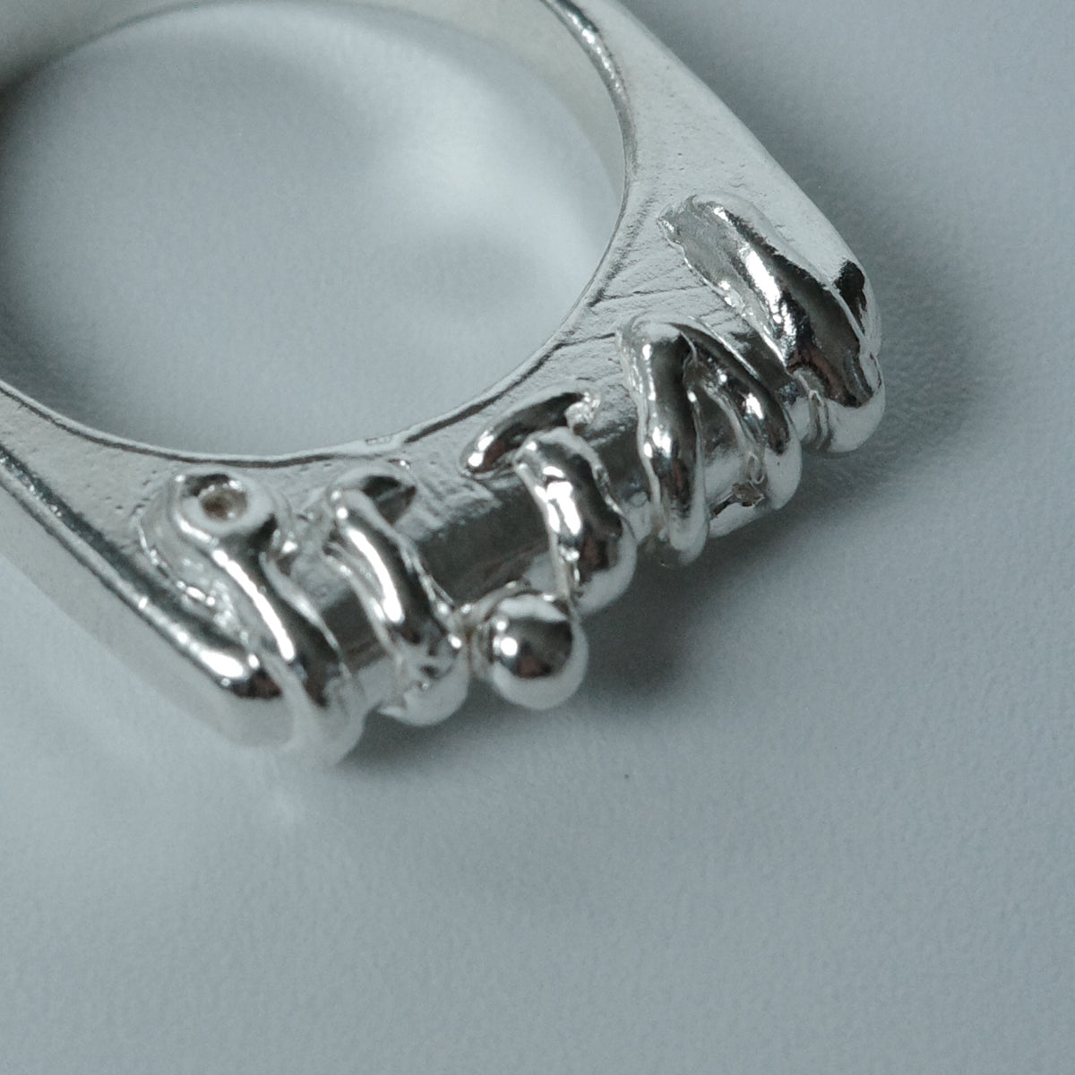 ”petal” BOXY RING