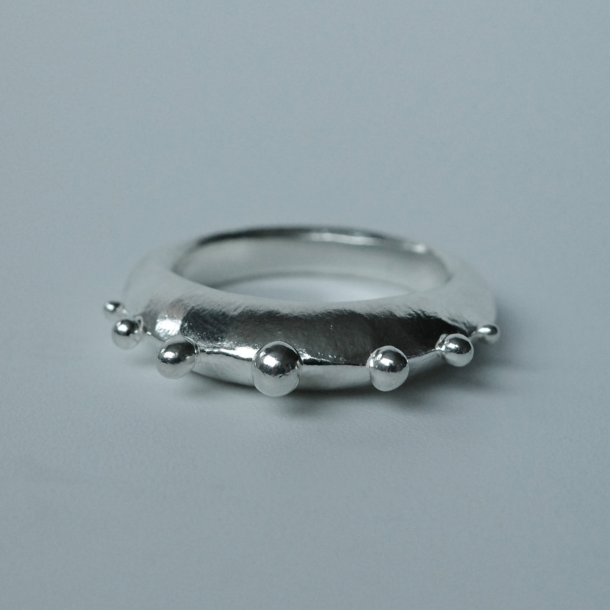 ROUNDED RAINDROPS RING