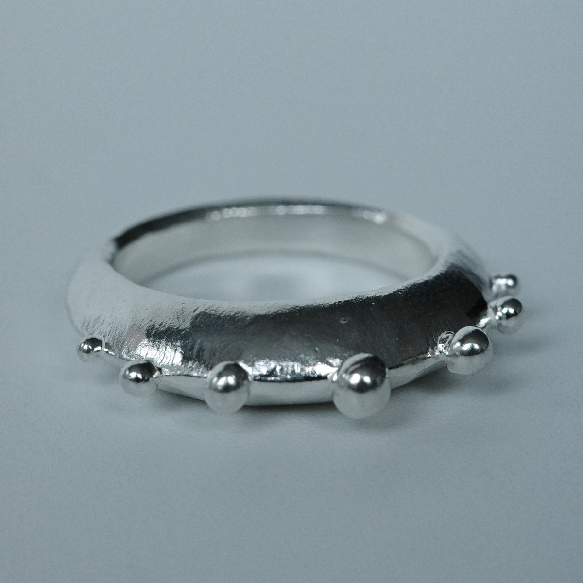 ROUNDED RAINDROPS RING
